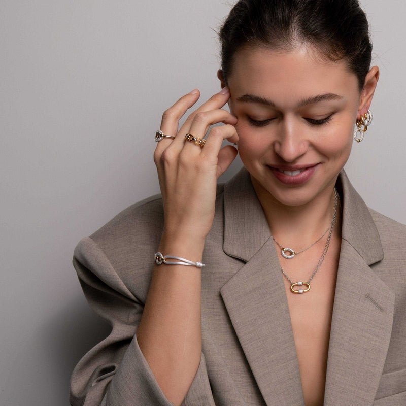 TI SENTO - Milano Necklace 34026ZY in use